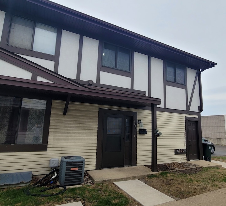 6084 Fremont Dr unit 16724, Hanover Park, IL 60133 - photo 1