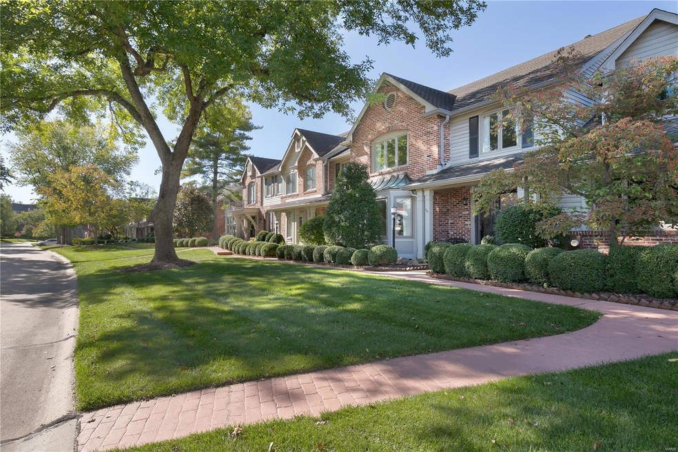 imaculately maintained neighborhood,  home front