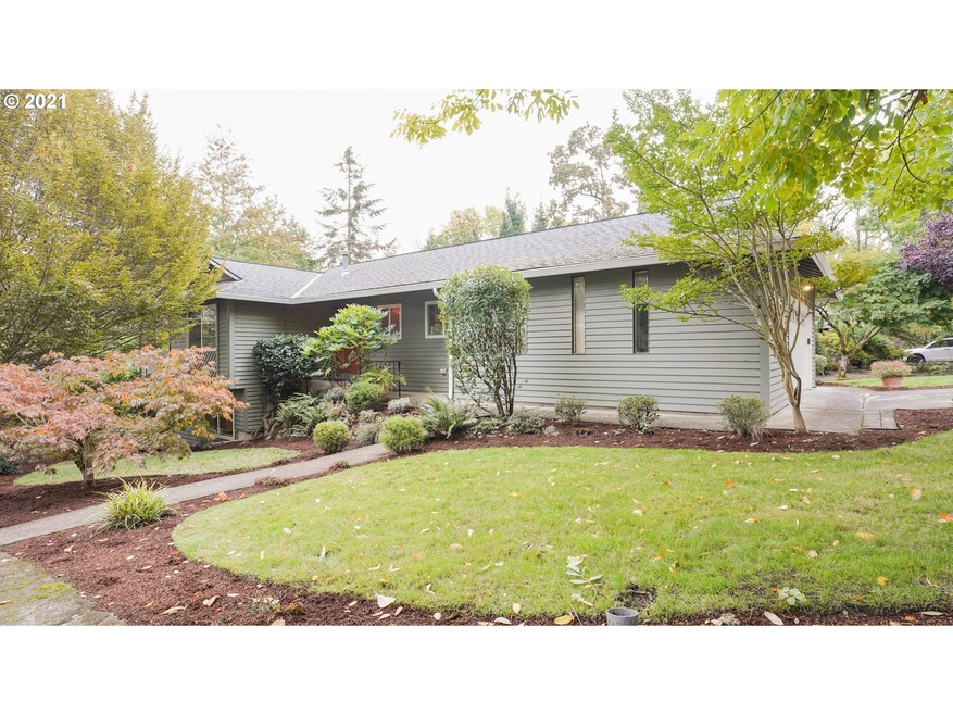 2433 Woodhill Ct, West Linn, OR 97068 - photo 1