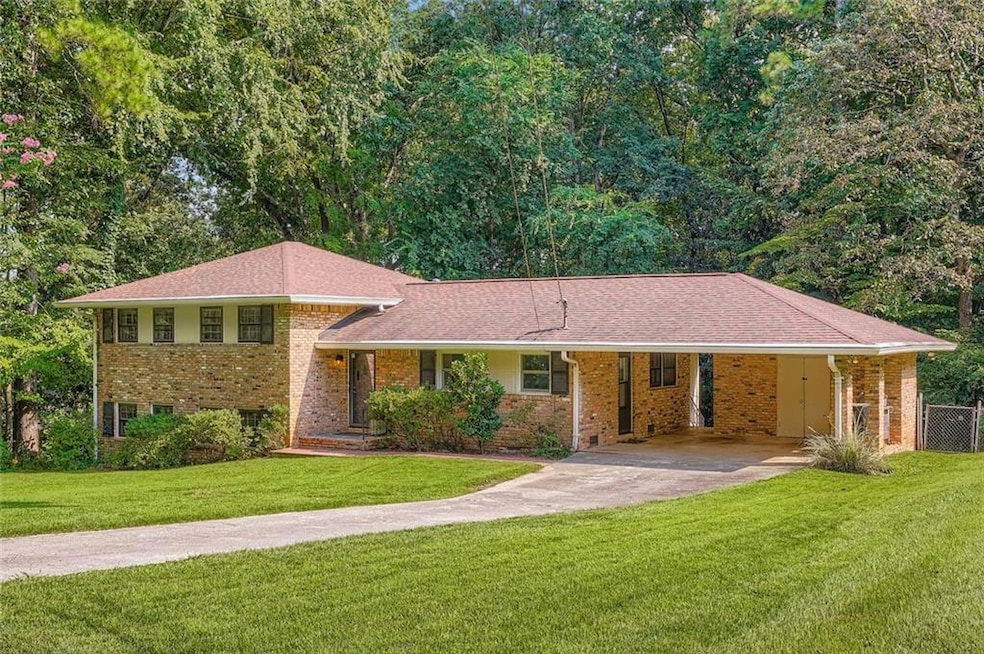 For Sale $565,000 • Co-Listing Agent