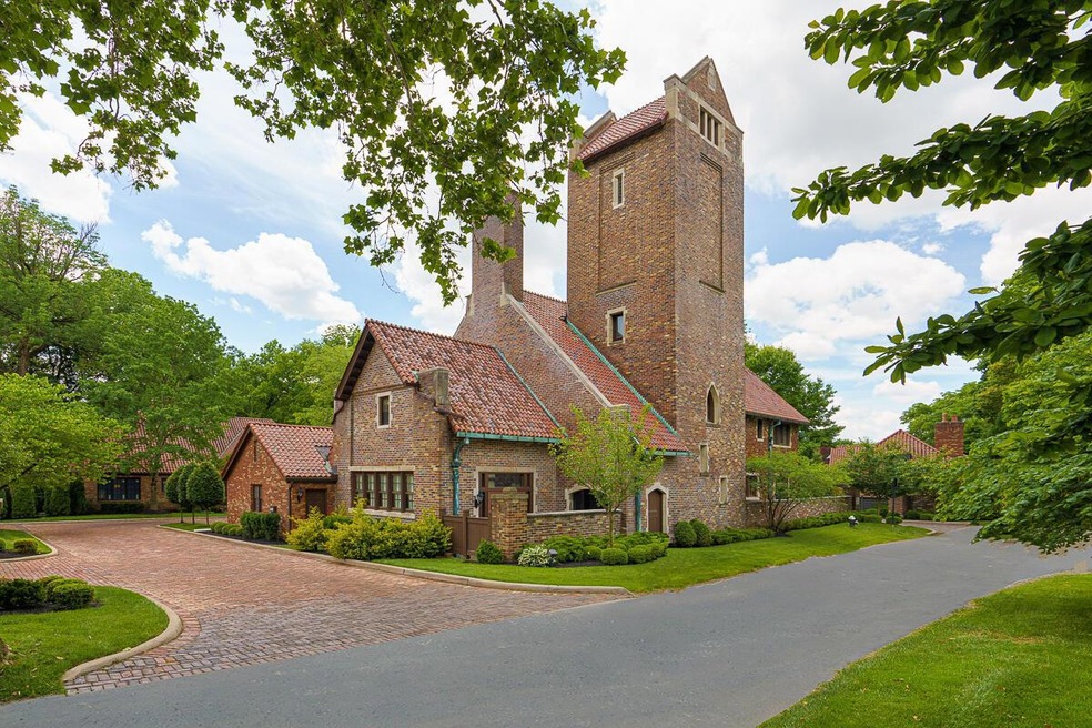 1427 Roxbury Rd unit Carriage House E, Columbus, OH 43212 - photo 1