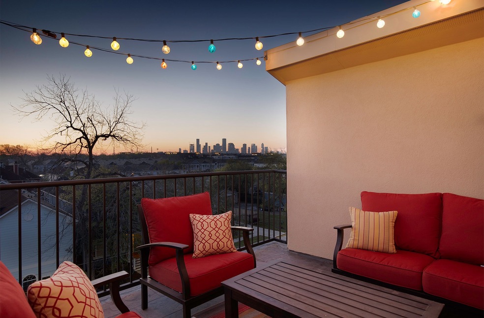 702 W 8th St, Houston, TX 77007 - photo 1