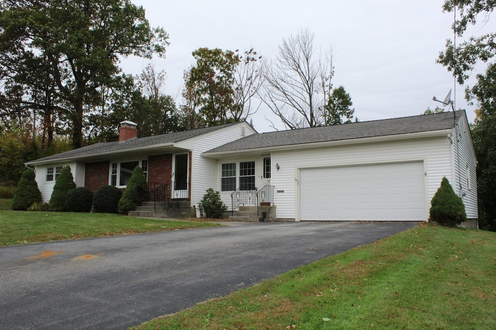 31 Mary Ann Dr, Worcester, MA 01606 - photo 1