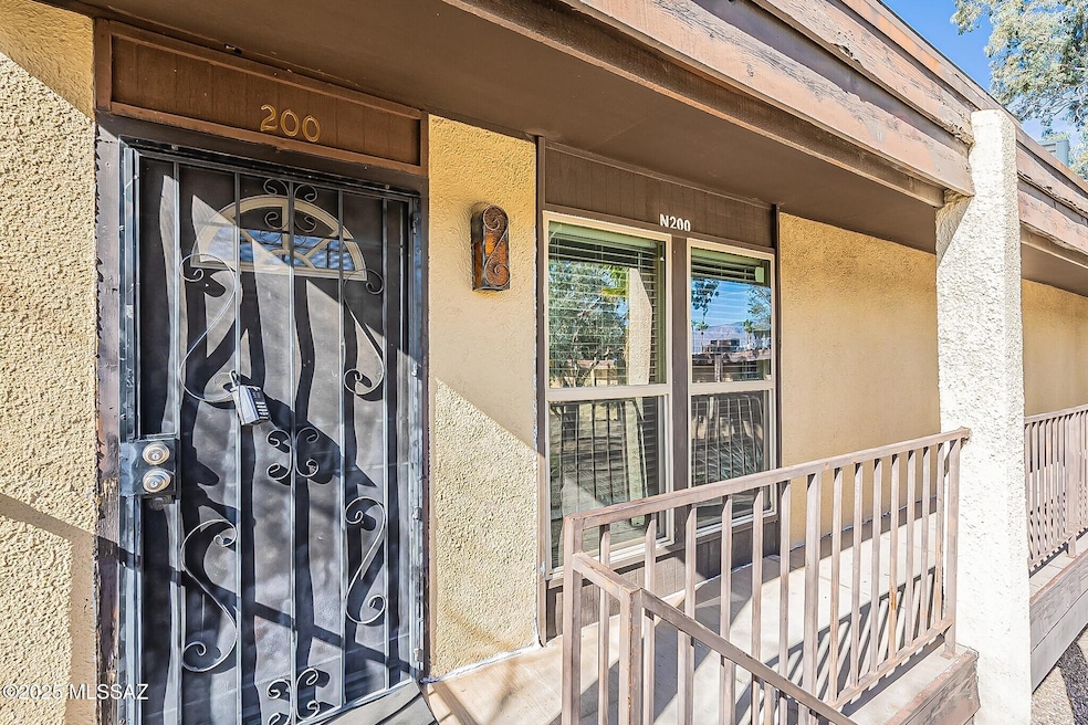 1620 N. Wilmot N200