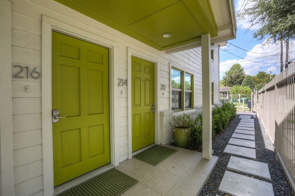 218 E 14th St, Houston, TX 77008 - photo 1