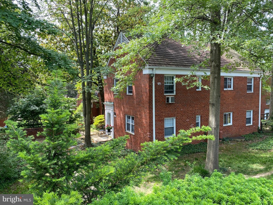 1634 Mount Eagle Place, Alexandria, VA 22302 - photo 1