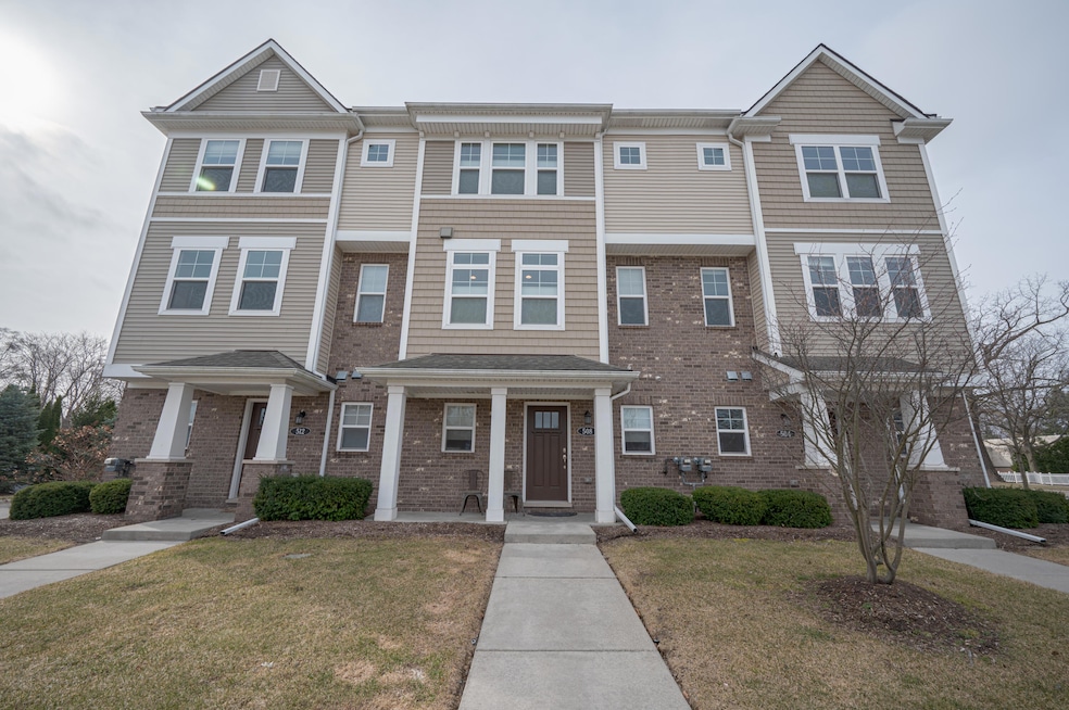 508 Woodlawn 1