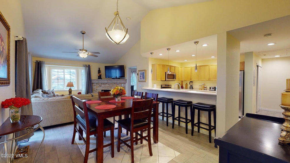 Entrance/ Dining Area