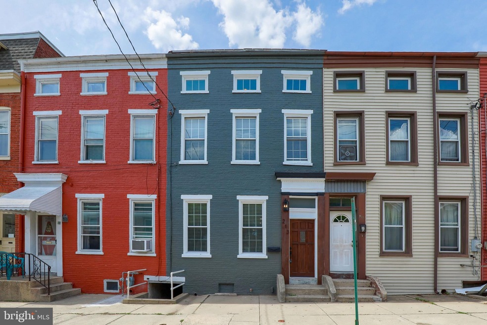 213 Walnut St, Columbia, PA 17512 - photo 1