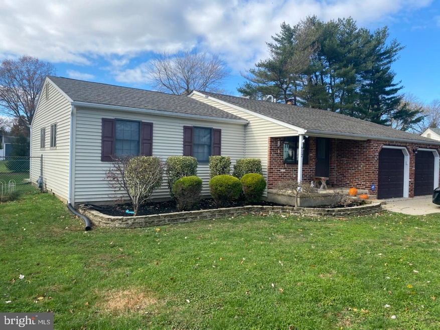 612 Orchard Ct, Mount Laurel, NJ 08054 - photo 1