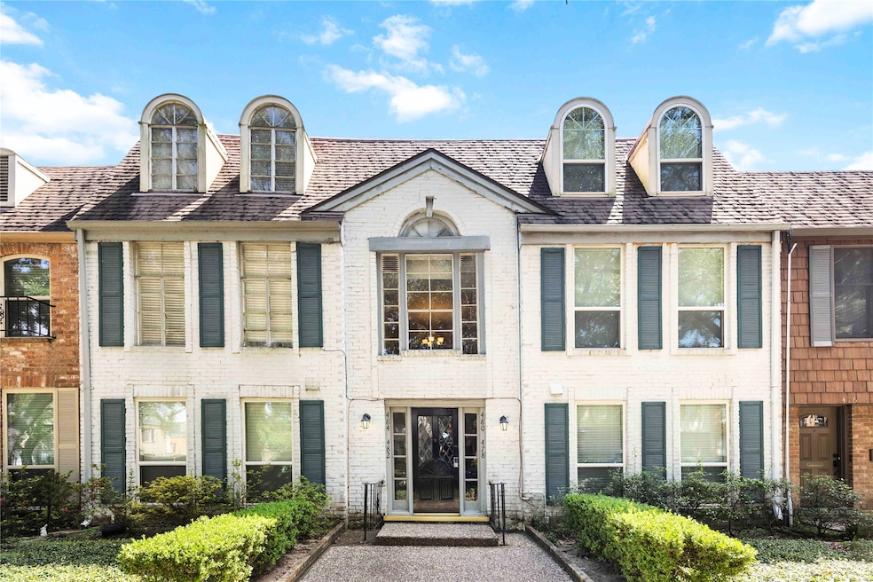 Located in the Memorial/Galleria area, you'll love the convenience of living near 610! The home is zoned to great schools in the 77024 zip code.