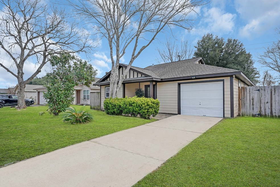 4930 Riverwood Dr, Richmond, TX 77469 - photo 1