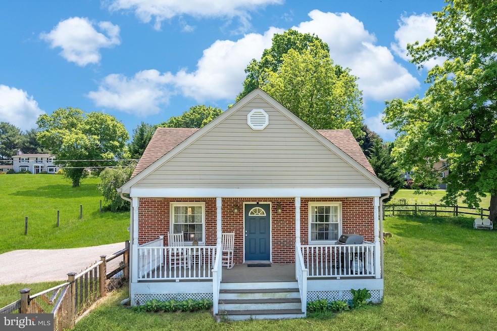 10723 Mapleville Rd, Hagerstown, MD 21742 - photo 1