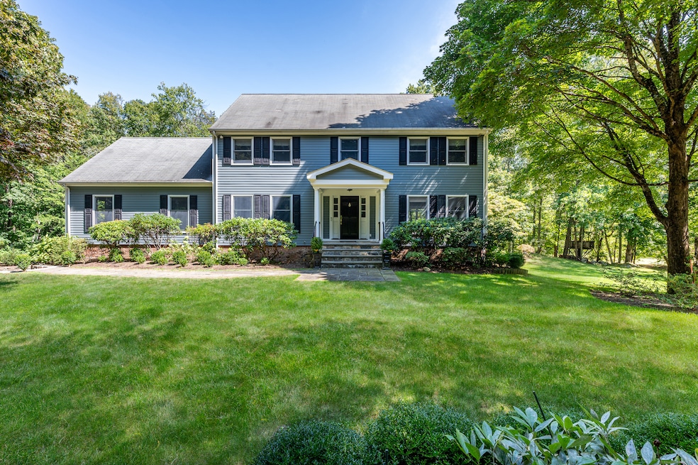 10 Carissa Ln, Greenwich, CT 06830 - photo 1