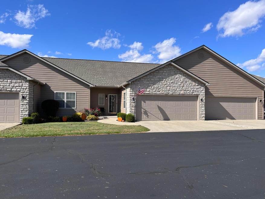 36 Claire Ct unit 36, Circleville, OH 43113 - photo 1