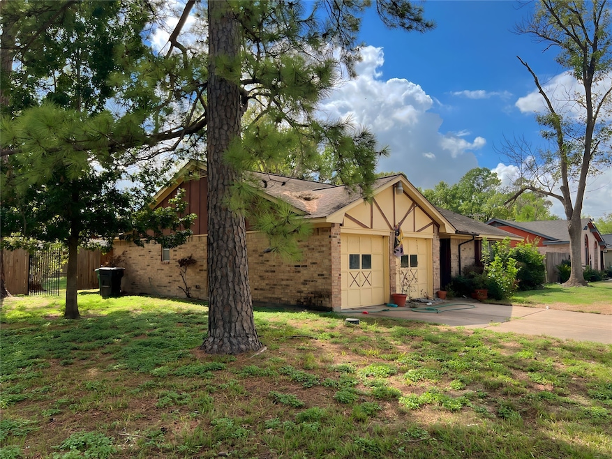 7403 Shady Arbor Ln, Houston, TX 77040 - photo 1