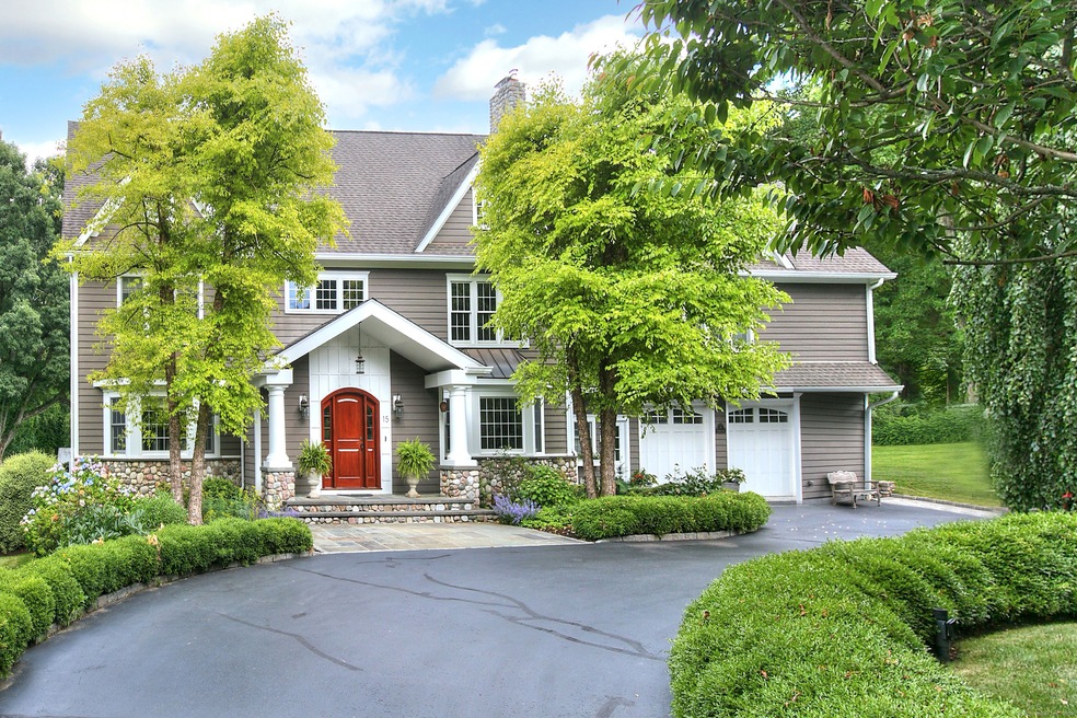 15 Nursery St, Norwalk, CT 06850 - photo 1