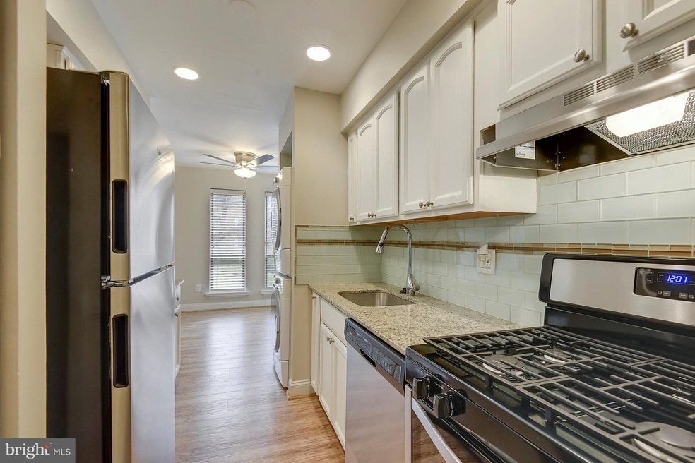 11212 Chestnut Grove Square unit 113, Reston, VA 20190 - photo 1