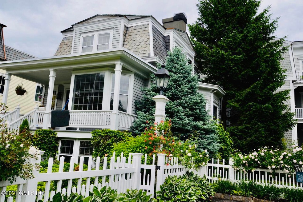 633 Steamboat Rd unit 1, Greenwich, CT 06830 - photo 1