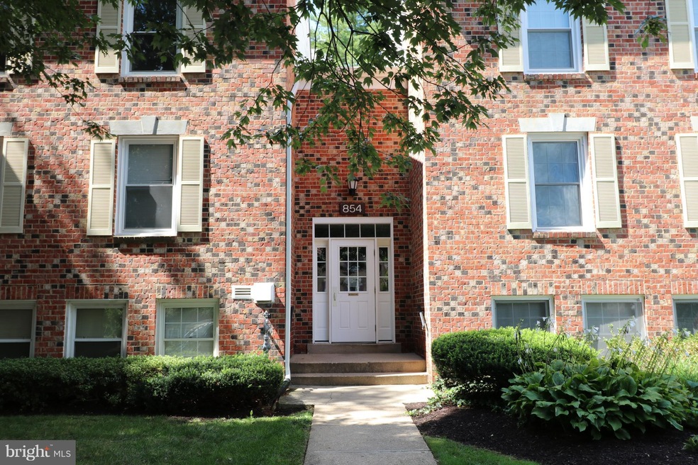854 Quince Orchard Blvd, Gaithersburg, MD 20878 - photo 1