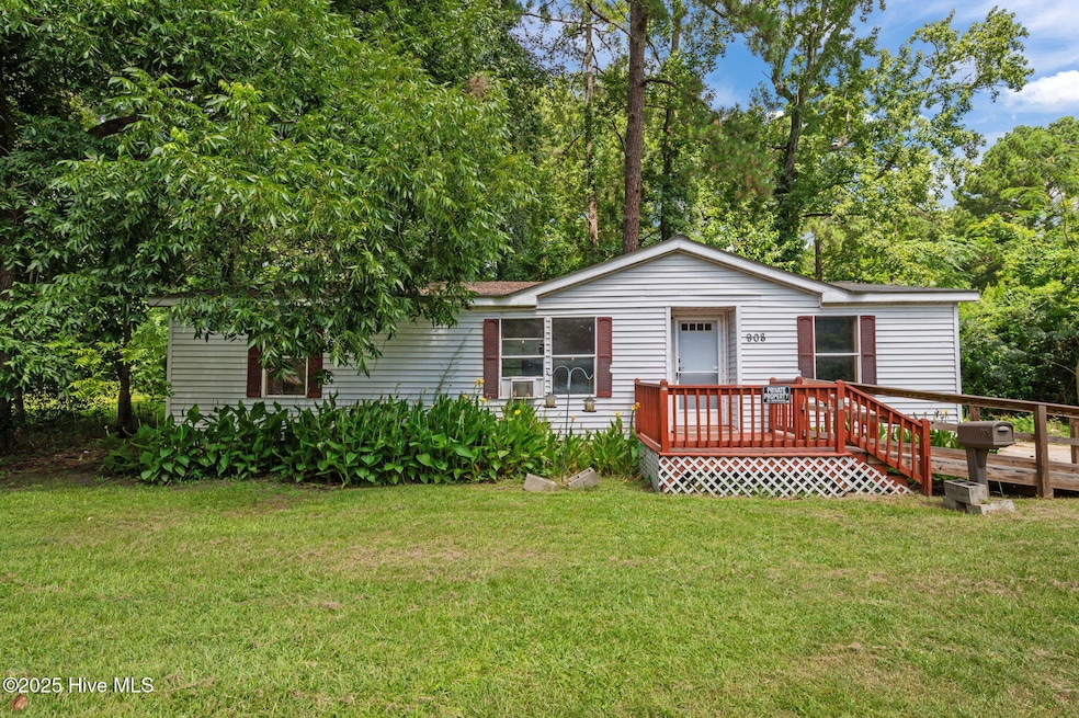 908 W Main St, Williamston, NC 27892 - photo 1