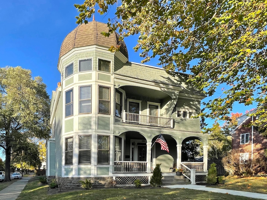 For Sale $795,000 • Co-Listing Agent