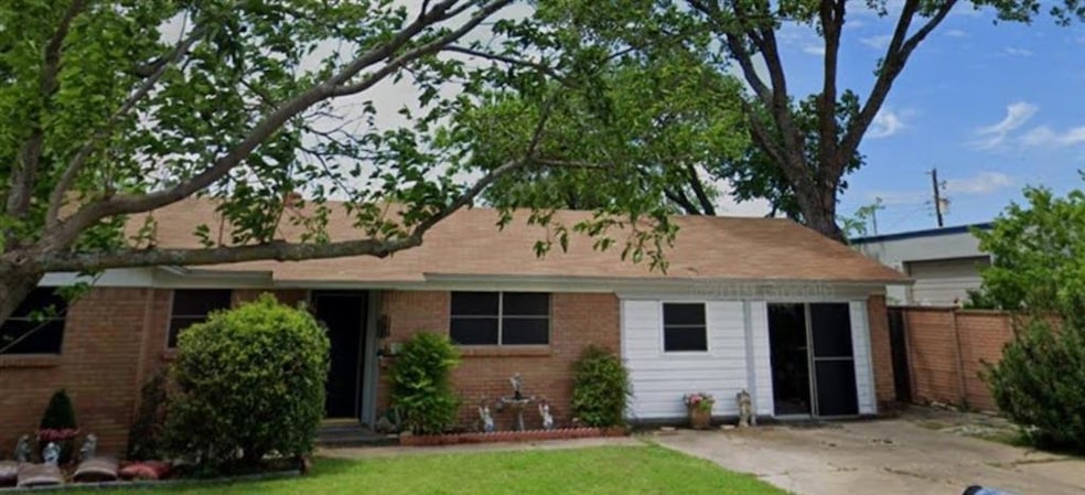 1229 Norwood Dr, Hurst, TX 76053 - photo 1