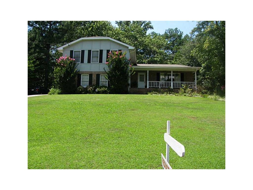 Exterior Front. Located on quiet cul-de-sac street
