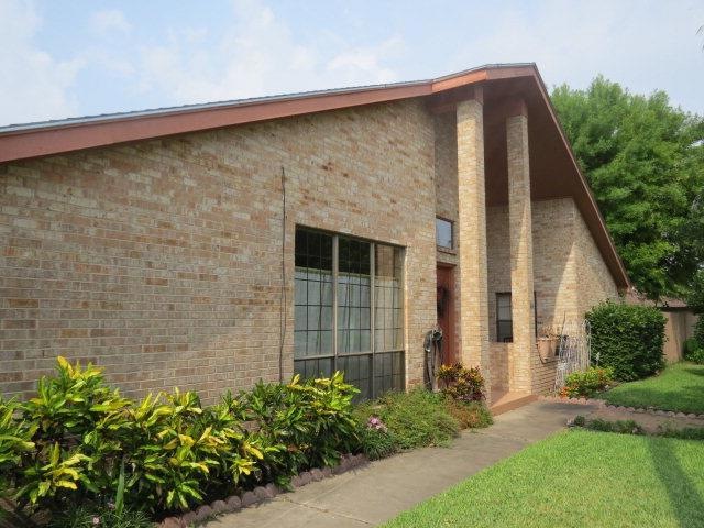 100 W Moore Rd unit 64, Pharr, TX 78577 - photo 1