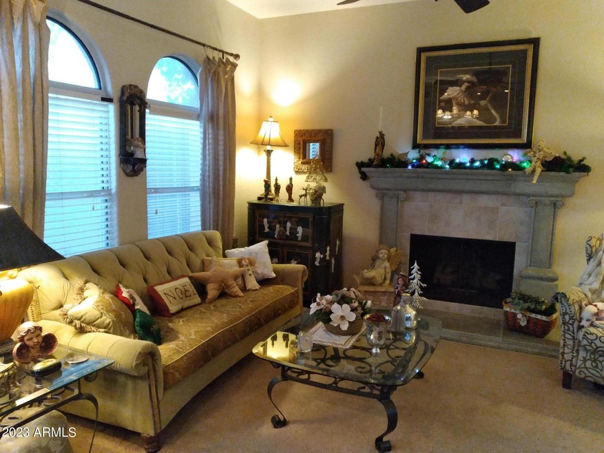 CHEYENNE CHRISTMAS LIVING