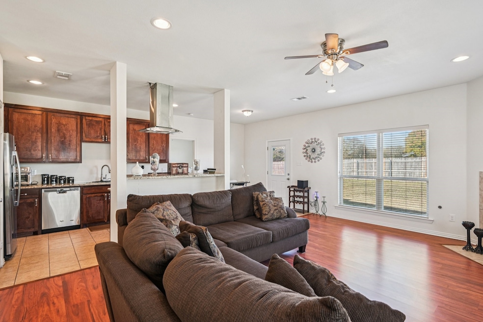 Open Concept Living Room with Lots of Natural Lights and 9 Foot Ceilings