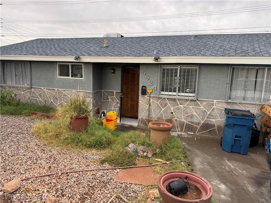 Under Contract $300,000