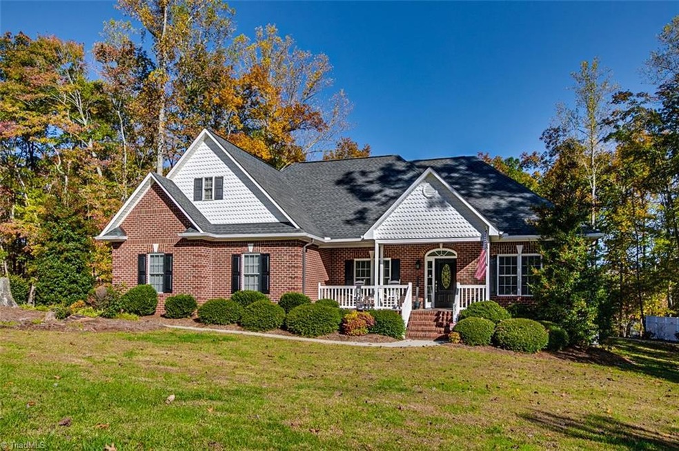 931 E Chamberlin Dr, Asheboro, NC 27205 - photo 1