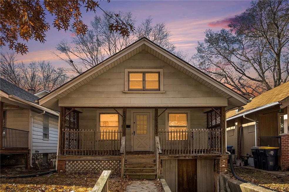 134 N Belmont Blvd, Kansas City, MO 64123 - photo 1