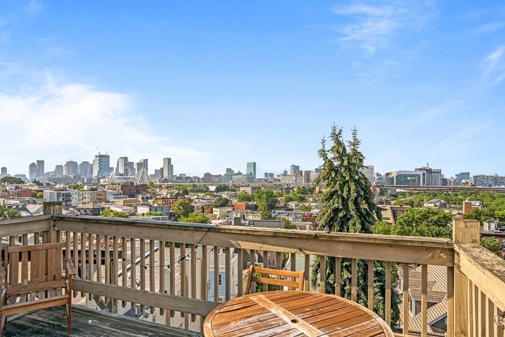 Sold $767,500 • Co-Listing Agent