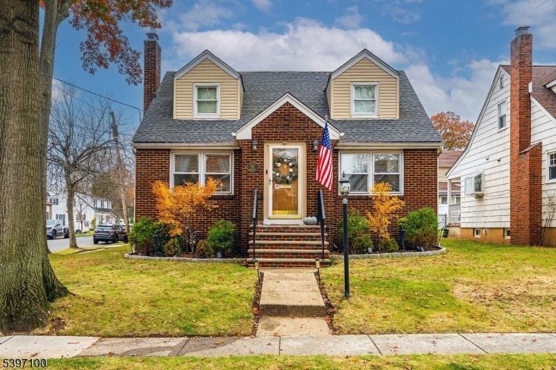 602 Maplewood Ave, Roselle Park, NJ 07204 - photo 1