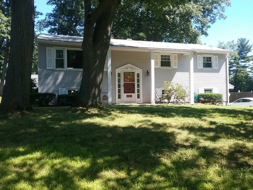 6 Hendel Dr, Holyoke, MA 01040 - photo 1