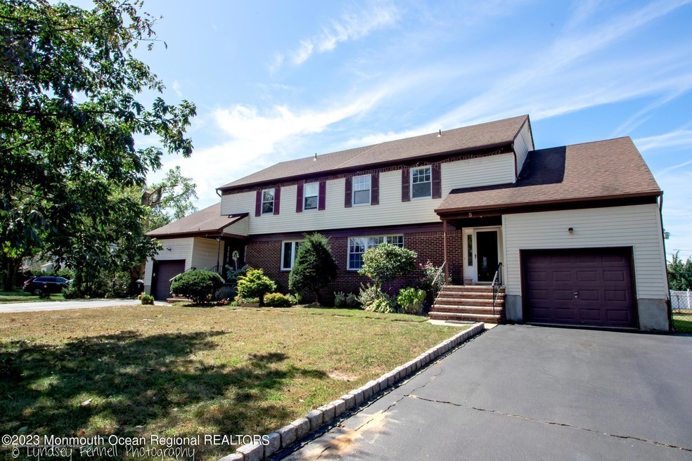 5 Kolas Ct, North Middletown, NJ 07748 - photo 1