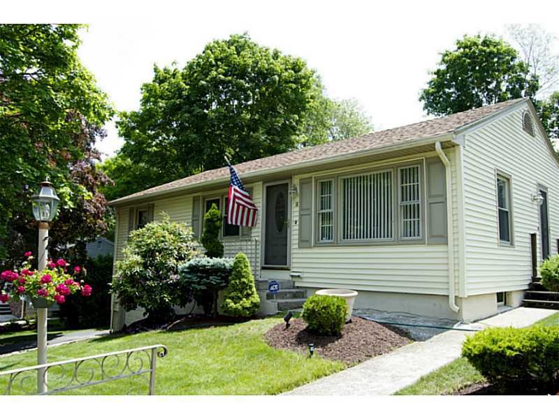 16 Forest Hill Dr, Johnston, RI 02919 - photo 1