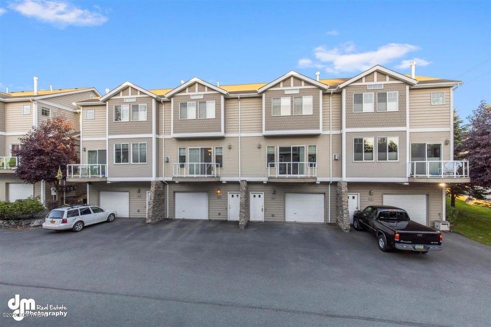 07-Exterior Front 20200909-DW-2738