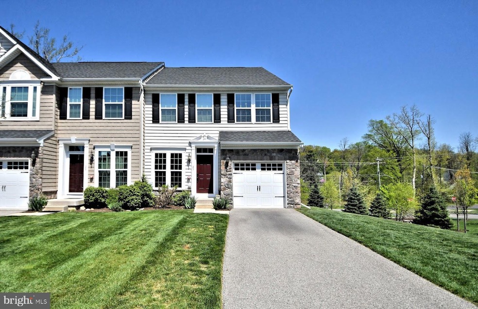 27 Hawkswell Cir, Oreland, PA 19075 - photo 1