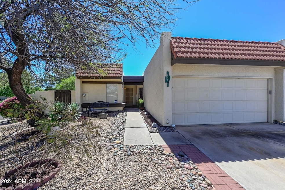 2543 E Wagoner Rd, Phoenix, AZ 85032 - photo 1