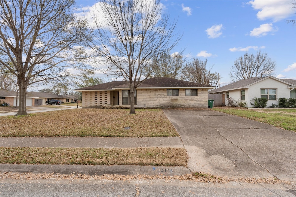 Corner lot property