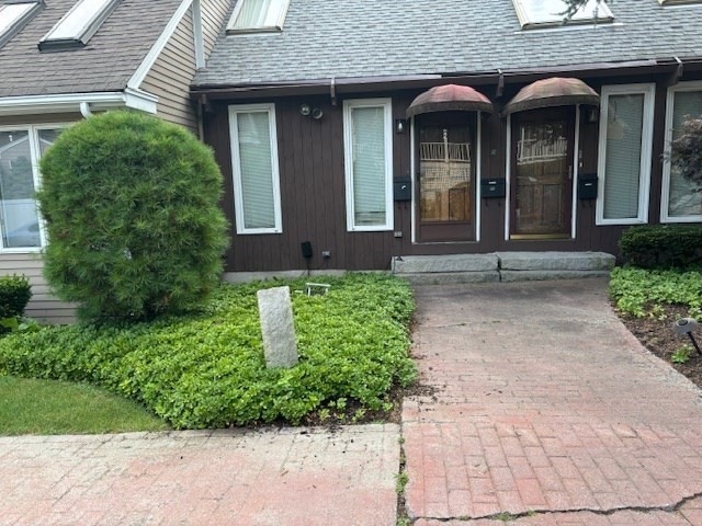 181 Salem St unit 2, Woburn, MA 01801 - photo 1