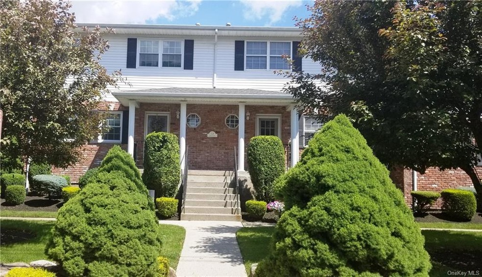 7 Jamie Ct, Suffern, NY 10901 - photo 1