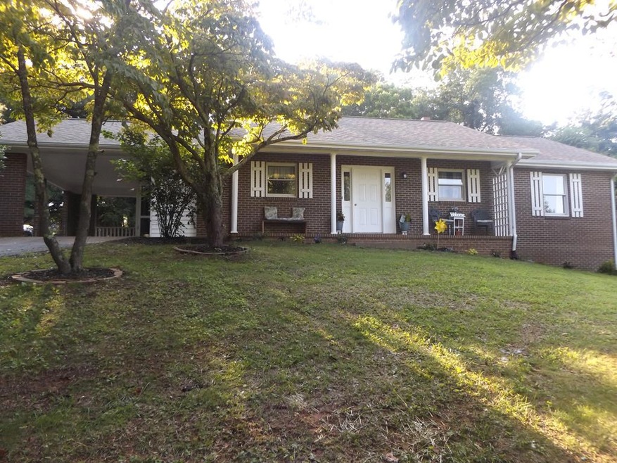 92 Gladeville Heights, Galax, VA 24333