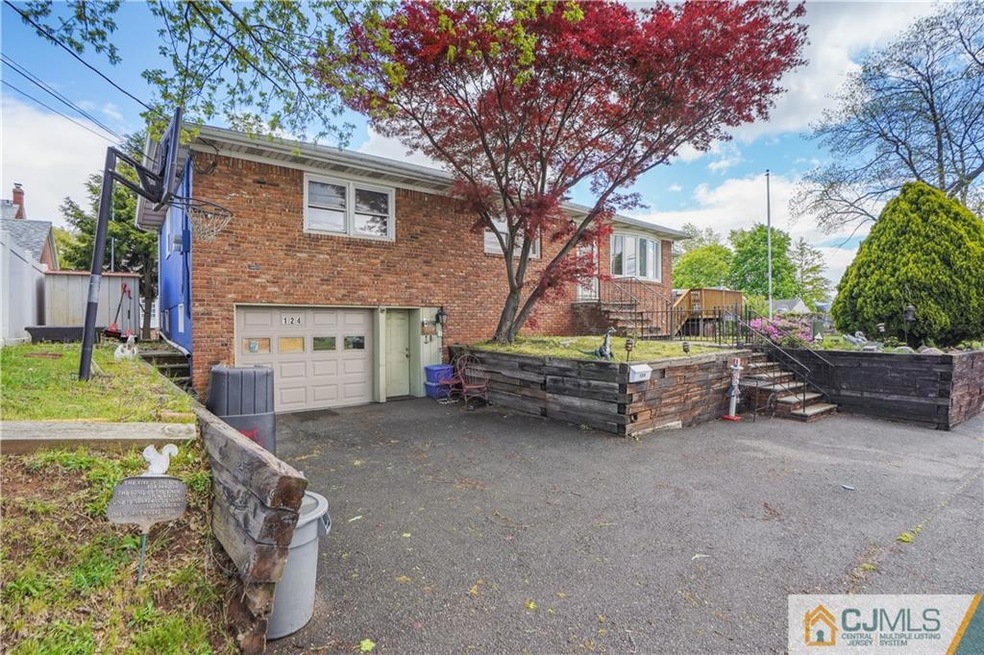 124 Coolidge Ave, Carteret, NJ 07008 - photo 1