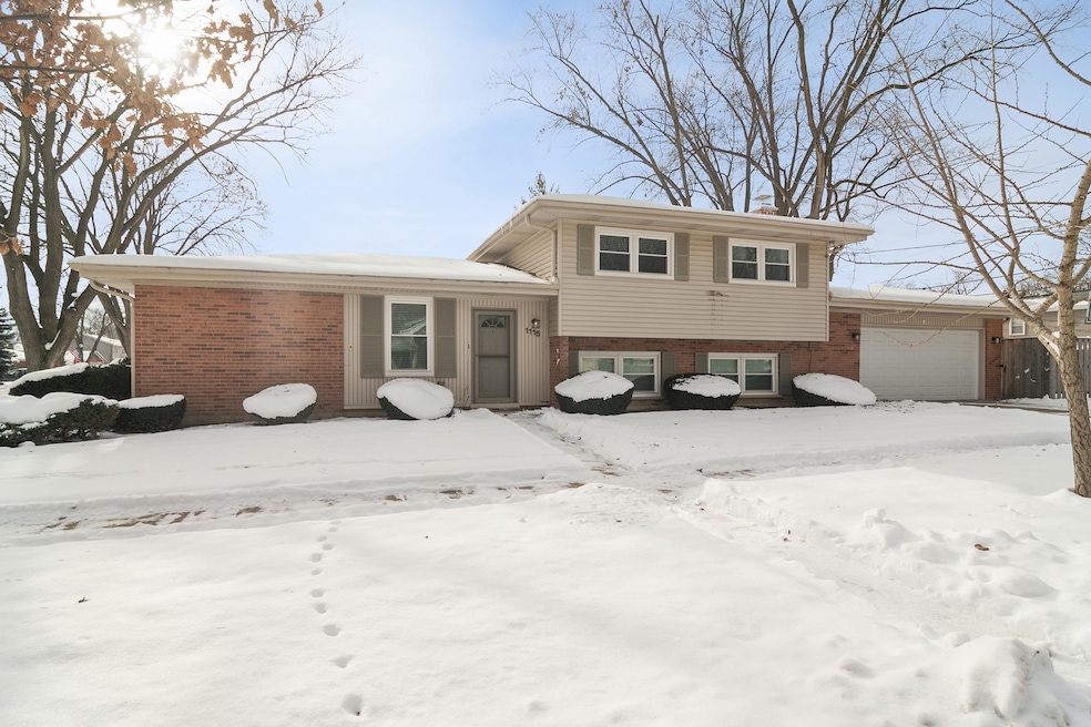 1115 E Orchard St, Arlington Heights, IL 60005 - photo 1