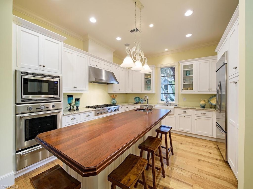 Gourmet Custom Kitchen: Oversized Wood Island/Bar/