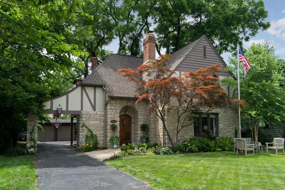 Welcome to 2527 Andover Road
